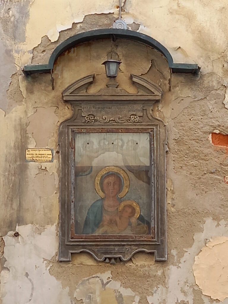 tabernacolo in via sant'antonino 2