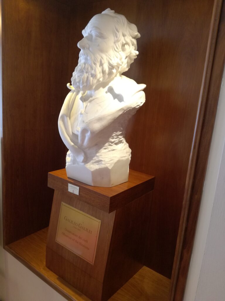 Busto Galileo Galilei