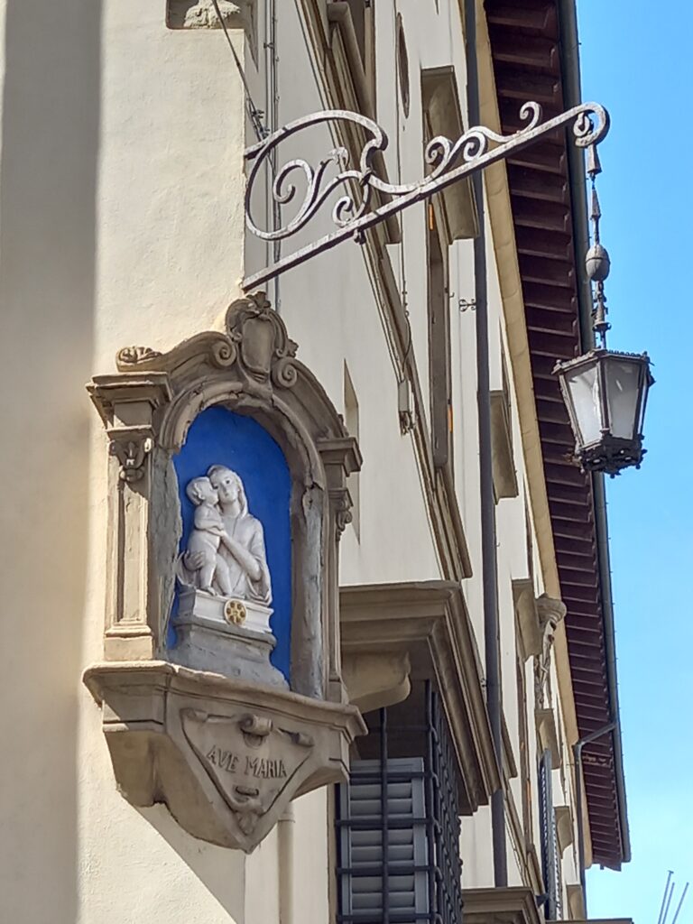 tabernacolo in via degli orti oricellari angolo via della scala